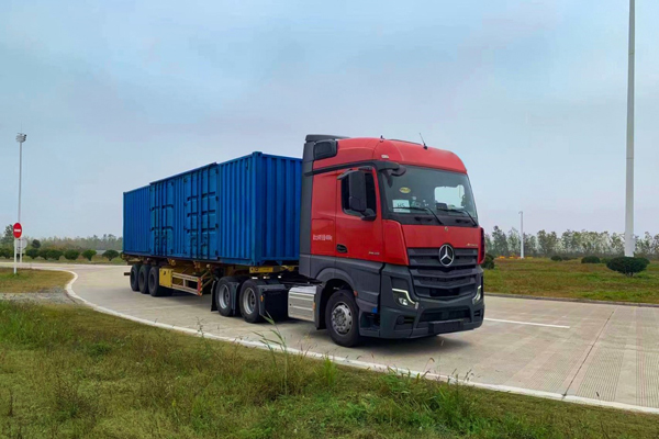 3÷ِ˹-Ya(chn)ؿActros 6×4·܇MМyԇ.jpg