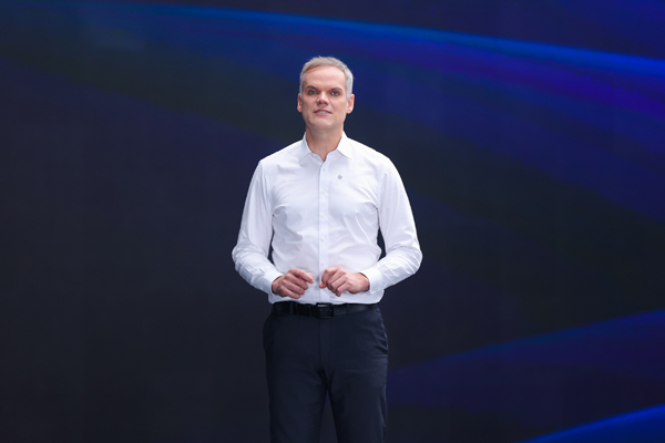 ķգЇ܇ͶY޹˾аl(f)ÿSMarcus Kliewer.jpg